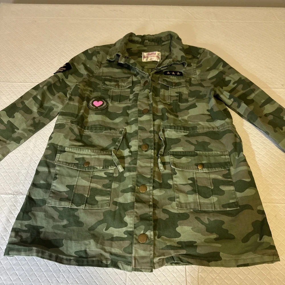 Justice Girls Camouflage Drawstring Waist Patch Button Down Jacket Size 12/14